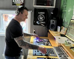 Fantasy Radio is THE 24/7 Italo Disco and HINRG radiostation
